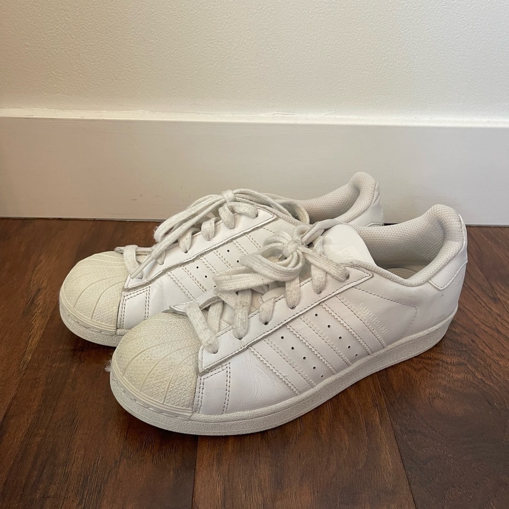 Adidas Men’s Superstar Shell Toes Size 6